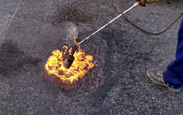 Llansantffraed In Elwel flat roofing repairs